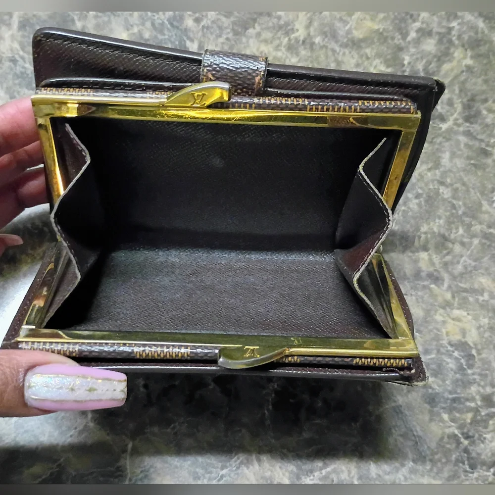 Authentic Louis Vuitton Brown Portefeuille Viennois  Damier Ebène Wallet 🤎 - Picture 8 of 13